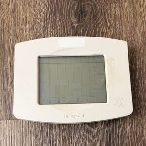 Honeywell White Home Thermostat Wall Display